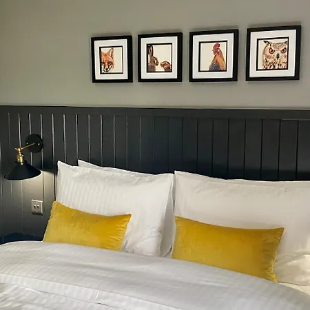 The Jack And Jill Coaching Hotel