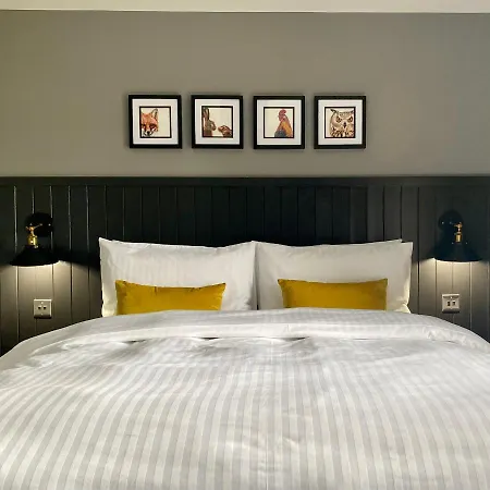 The Jack And Jill Coaching Hotel